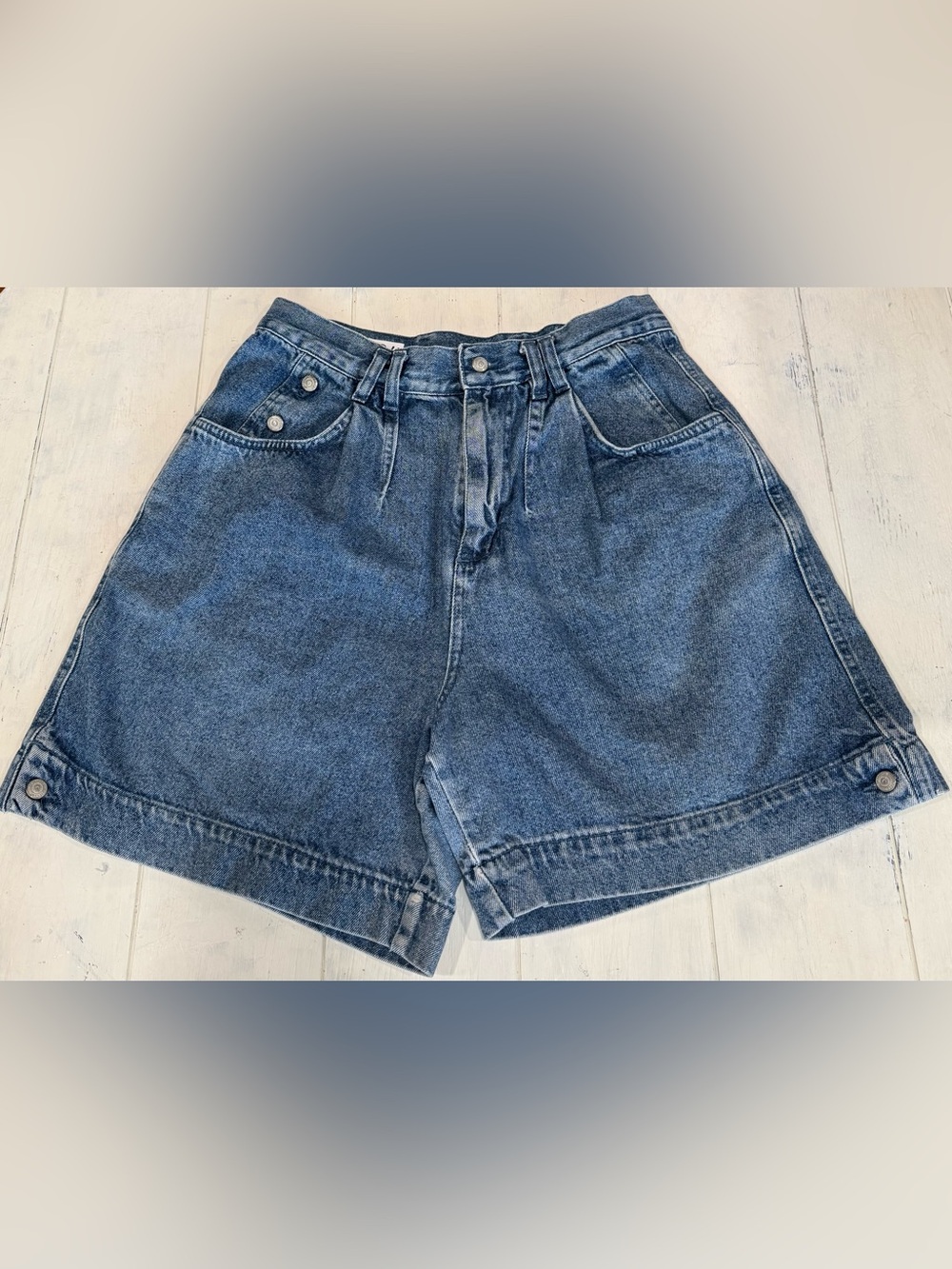 Vintage 1990 Gitano High-Rise Pleated Denim Shorts in Washed Blue Shield Pockets